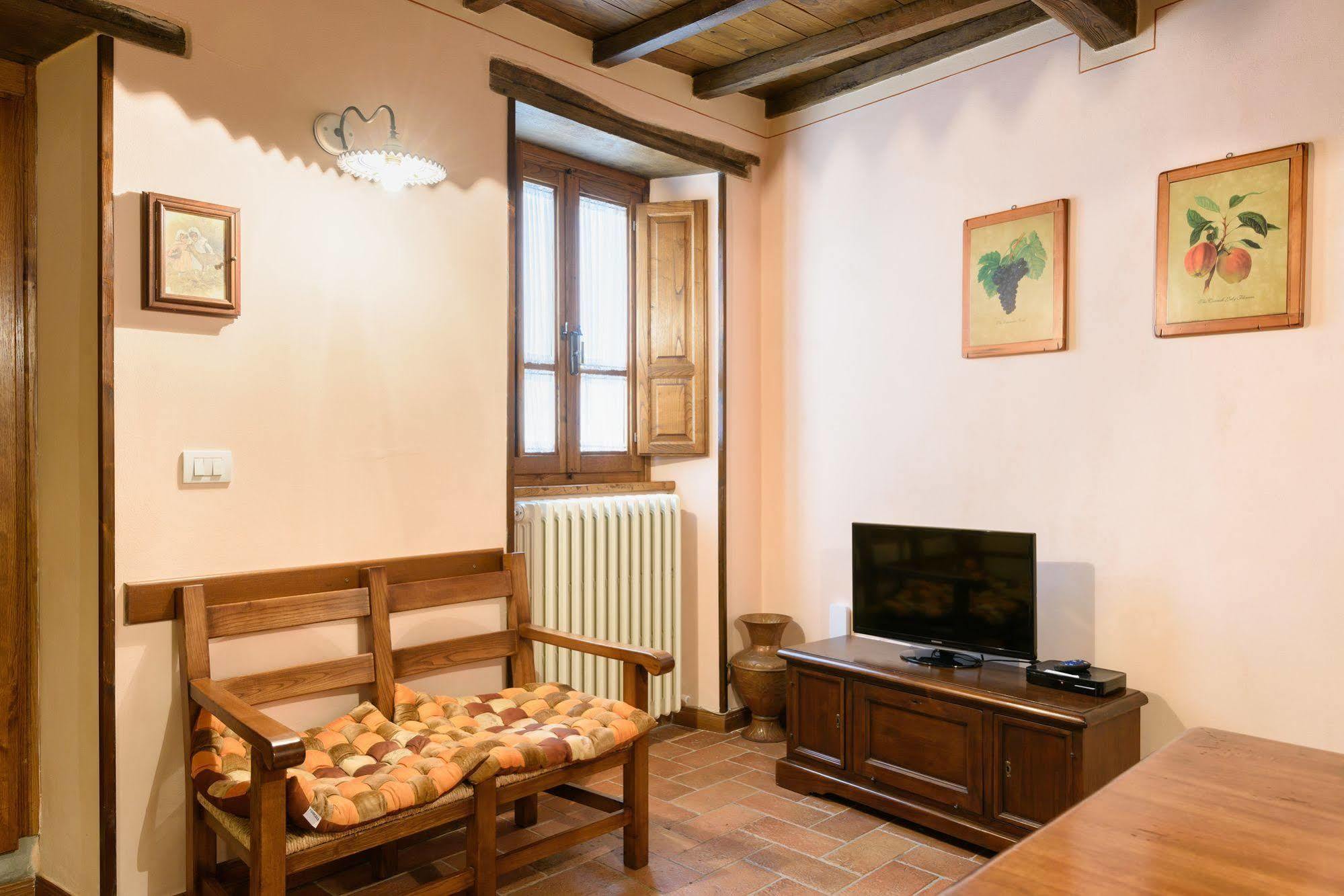 Borgo Dei Corsi Holiday House Reggiolo Exterior foto